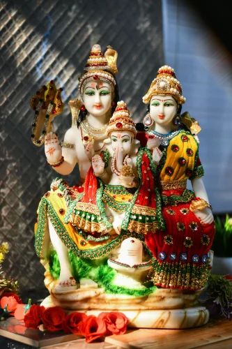 Multicolor Marble Shiv Parivar Statue, For Interior Decor, Packaging Type : Carton Box