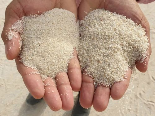 Brown Crystal Granules Dry Silica Sand, For Slabbing, Concreting, Ceramic Industry, Purity : 99%