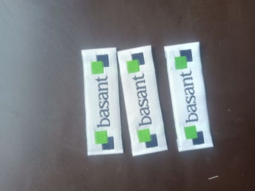 Rectangular Plain Woven Label, For Garment Industry, Packaging Size : 100 Meter, 200 Meter