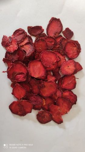 Red Dried Strawberry, For Cooking, Hotels, Home, Packaging Size : 25 Kg