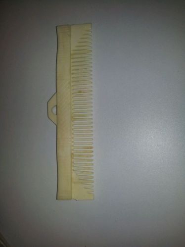 Tayyab Handicraft Round Bone Combs