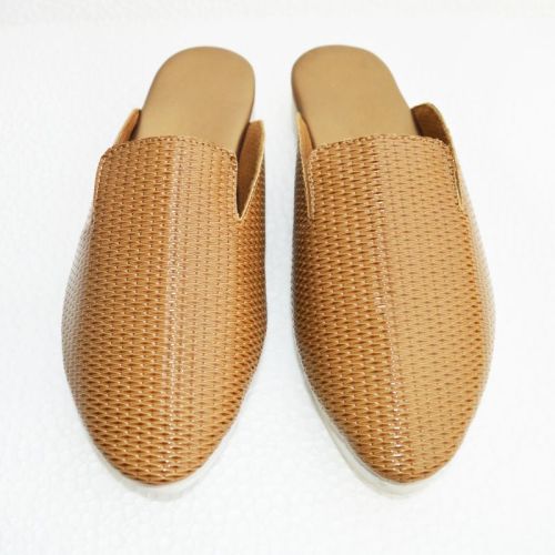 Amsa Bazaar Leather ZYOTMUL1C Ladies Clog Slippers, Color : Brown