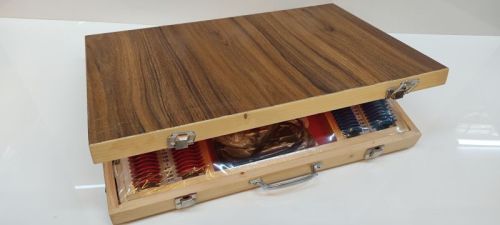 RED & BLUE TRIAL LENS SET, Packaging Type : Wooden Box