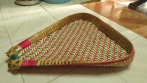 Triangle 5X3 Inch Handmade Palm Leaf Basket, Color : Multicolor