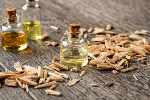 CEDAR WOOD OIL, Shelf Life : 1year