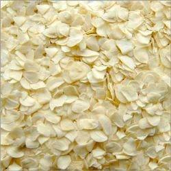 Dehydrated Garlic Flakes, For Cooking, Snacks, Style : Dried