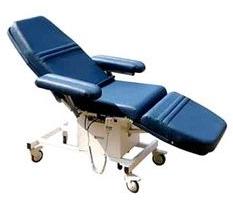 Rectangular Metal Electric Blood Donor Chair, For Clinical Use, Lab Use, Voltage : 220V