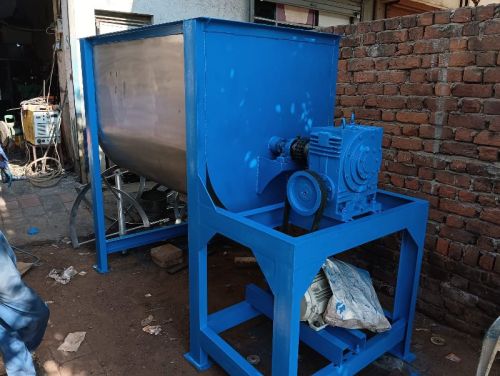 DEVIKRUPA Pneumatic Semi Automatic SS Ribbon Blender Machine