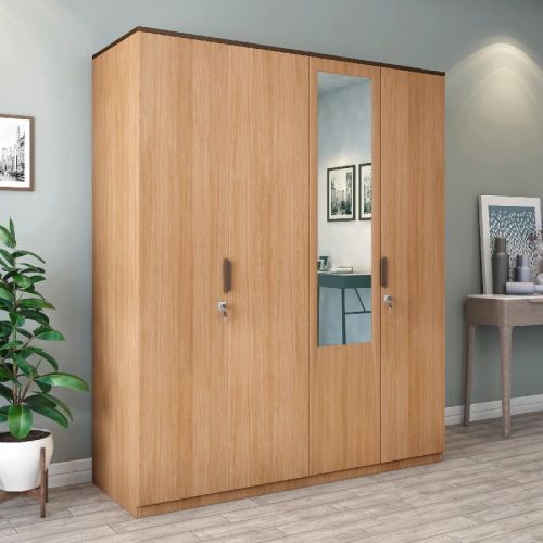 Hinged Door Polished Wooden Wardrobe, For Home Use, Specialities : Durable, Fine Finished