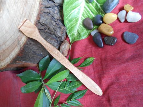 Natural Neem Wood Tongue Cleaner, For Beauty, Feature : Non Harmful