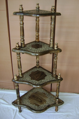 Polished Mango Wood Corner Shelf, For Home Use, Hotels Use, Size : Standard
