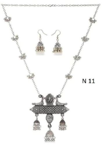 Regaliaz Polished Oxidized Oxdised Pendant Chain Set, Occasion : Part Wear