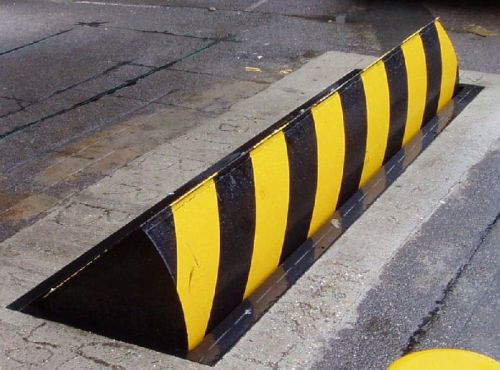 Road Blocker, Size : Upto 6 Meter