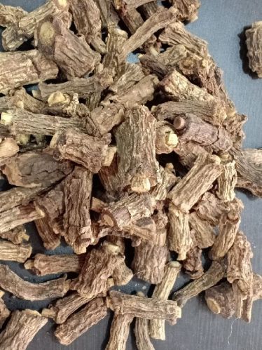 Nannari (Hemidesmus Indicus), For Blood Purifier, Herbal Use, Grade Standard : Medicine Grade