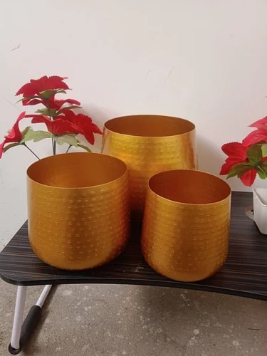 Iron Railing Planter, Size : 6x5 Inch