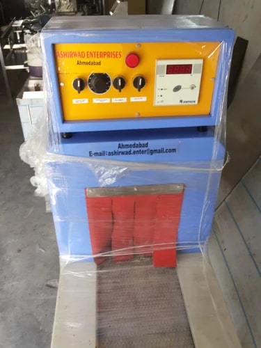 Semi Automatic Heat Shrink Tunnel Machine, Capacity : 15-20 Bottle/Minute
