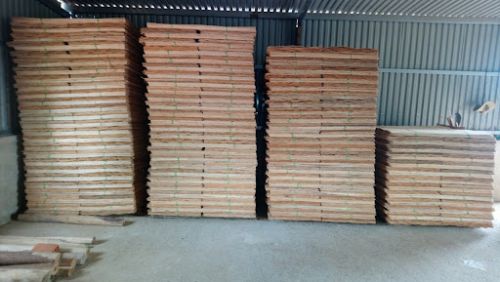 Polished Plain Core Veneer Plywood, Feature : Eco Friendly, Fine Finished