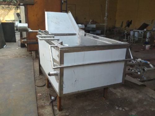 Shiny-silver 240V Stainless Steel Polished Gas Fryer, For Commercial Use, Capacity : 100-250 LTR