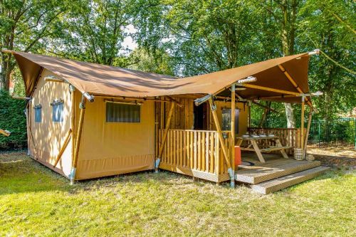 Plain Cotton Luxury Tents, For Camping, Party, Wedding, Technics : Machine Made