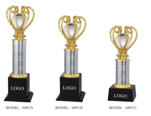 Crystal Metal Trophy 689, For Winning Award, Corporate Gifting, Feature : Attractive Designs, Finely Finished