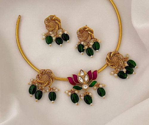 Gold Choker Necklace