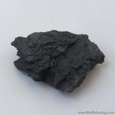 Black Solid Lumps Lignite Coal, For High Heating, Steaming, Purity : 99%