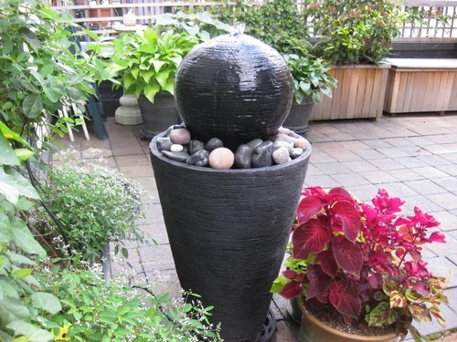 Black Round  Polished Flower Vase