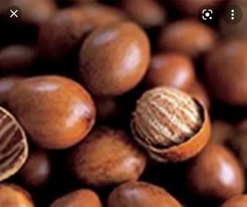 Brown Shea Nuts, For Safe To Consume, Natural Pure Long Shelf Life, Packaging Size : 25-50kg