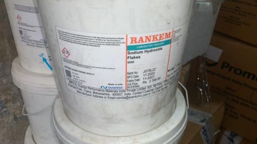 Sodium Hydroxide Flakes, CAS No. : 1310-73-2