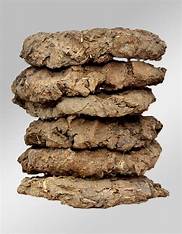 Dark Brown Cow Dung Cake, For Agricultural Religious, Shape : Round