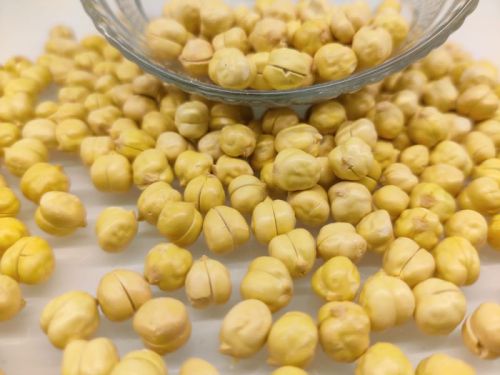 Whole Roasted Gram Without Skin, For Human Consumption, Color : Reddish, Brownish