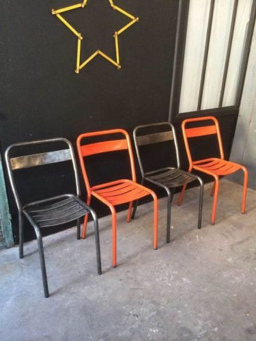 Polished 5-10kg Metal Chairs, For Colleges, Garden, Home, Tutions, Cafe, Style : Common