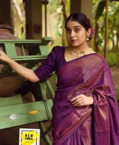 Checked Silk Pure Zari Sarees, Feature : Easy Wash