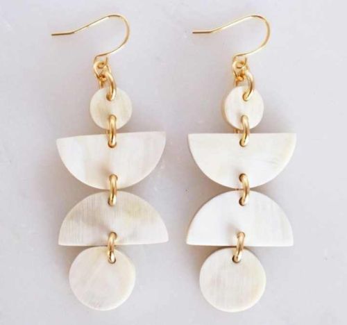 Famous Handicraft Ladies Buffalo Horn Earing