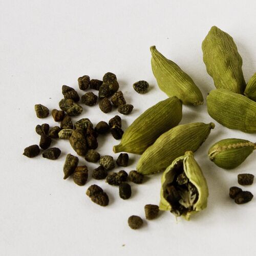 Raw Natural Cardamom Seeds, For Cooking, Packaging Type : Plastic Pouch, Plastic Packet, Plastic Box