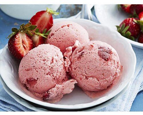 Strawberry Fruit Ice Cream, Packaging Type : Box