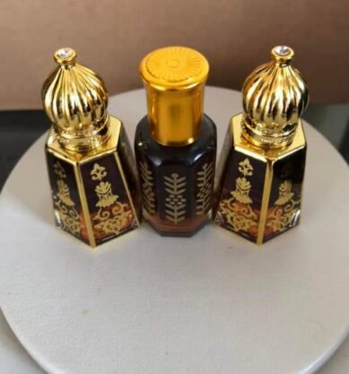 Oud Oil, Color : Pale Yellow