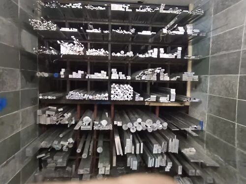 Aluminum Flat Bar, Width : 330 Mm