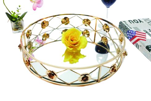 Polished Metal Flower Serving Tray, For Hotels, Restaurants, Banquet, Feature : Shiny Look, Light Weight