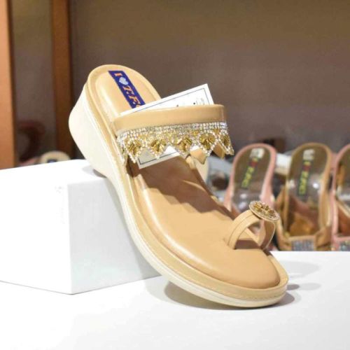 Airmix Synthetic Flat Slippers Toe, For Party Wear, Pattern : Plain