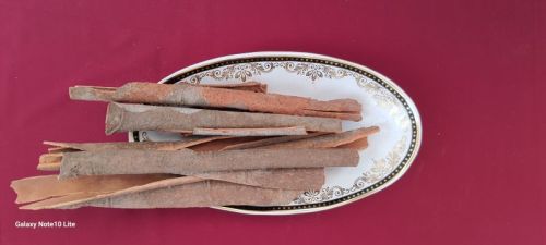 Raw Natural Cinnamon, For Spices, Cooking, Packaging Type : Paper Box