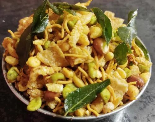 Navratna Mixture Namkeen, Taste : Spicy Taste