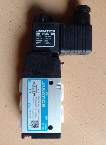 Cast Iron Pneumatic Single Solenoid Valve, Valve Size : 0.75 Inch