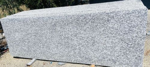 P White Granite Slab, For Vanity Tops, Kitchen Countertops, Flooring, Specialities : Fine Finishing