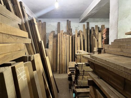 Non Polished Teak Timber, For Making Furniture, Flooring, Kitchen Cabinets, Doors