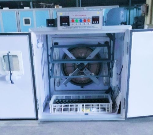 White Fully Automatic Aluminum Poultry Incubators, For Industrial Use, Voltage : 220v