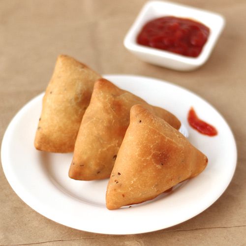 Samosa Snacks, Color : Brownish