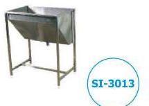 Square. Floor Mounted Surgical Scrub Sink, For Hospitals, Feature : Durable, High Quality, Shiny Look