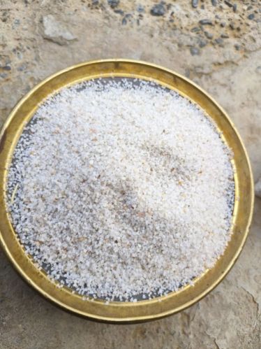 White Manoj Mineral Granules Dry 12/18 Silica Sand, For Paving, Slabbing, Purity : 99%