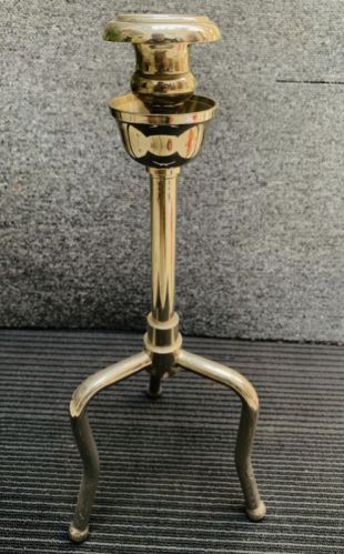 Plain Polished 3 Legged Candle Holder, Technique : Handmade